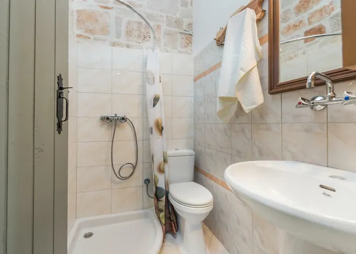 別荘 Windmill Near Shipwreck By 