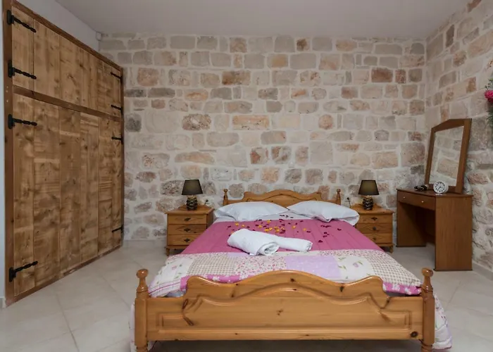 別荘 Windmill Near Shipwreck By 